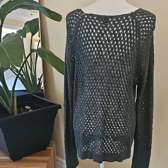 American Eagle Outfitters V-Neck Sweater - Dark Green - Picture 4 of 4